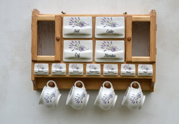 Police v barvě rustikal s kořenky levandule