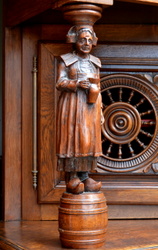 Figurální řezba - selka