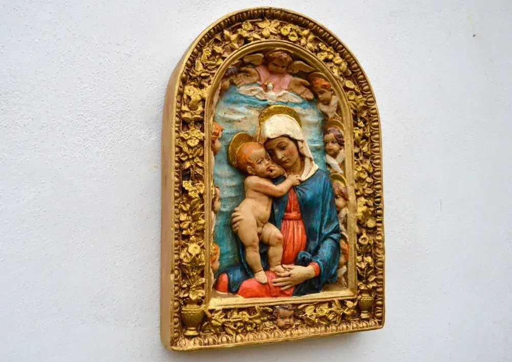 Reliéf panna Marie s Jezuletem a 10 Cherubínů, barevná, výška - 27 cm