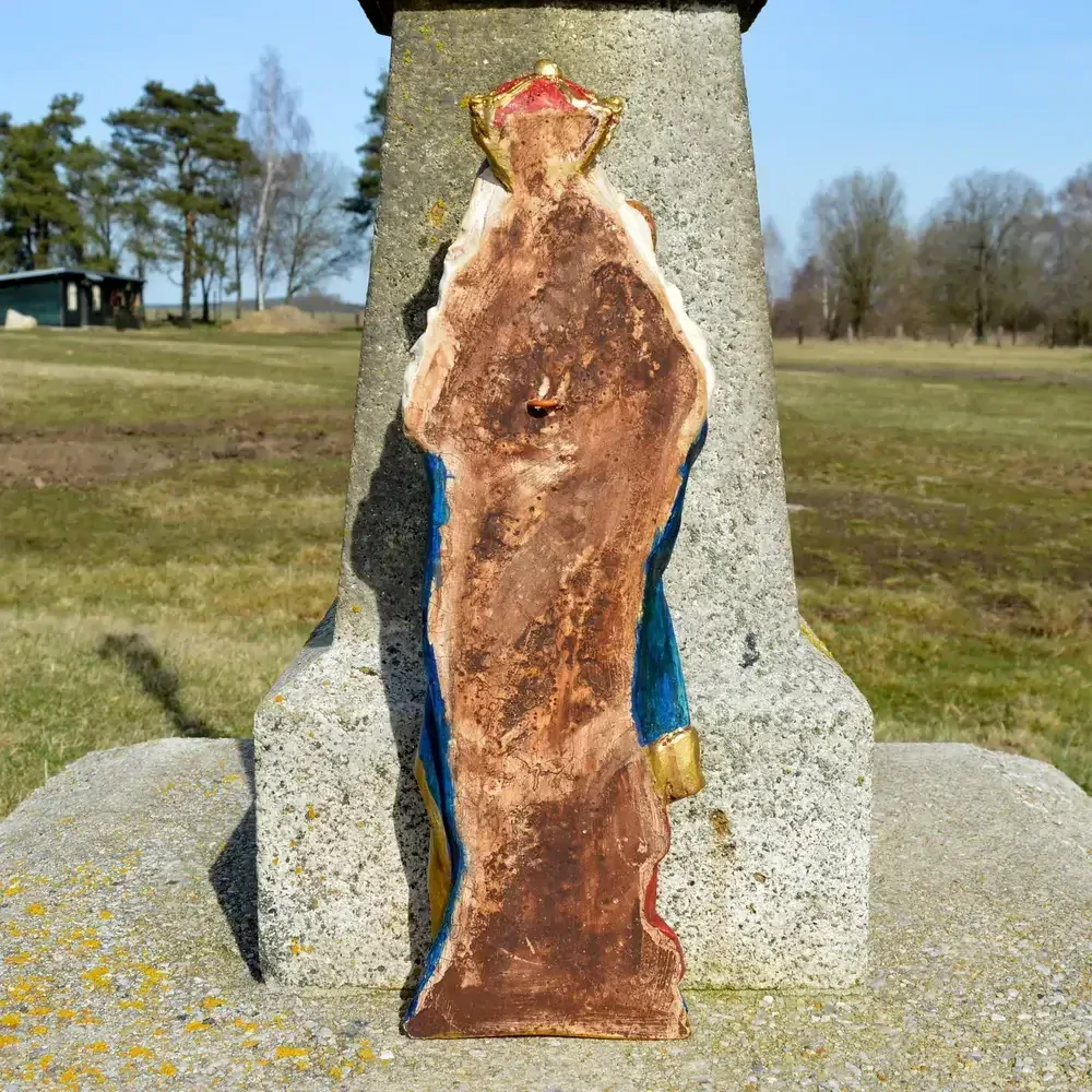 Soška Madona - závěsná plastika (modrorubínová) 50 cm