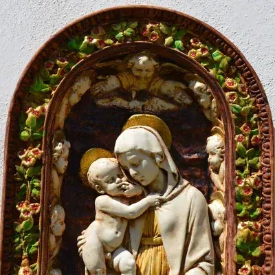Reliéf panna Marie s Jezuletem a 10 Cherubínů, bílo-zelená, výška - 27 cm