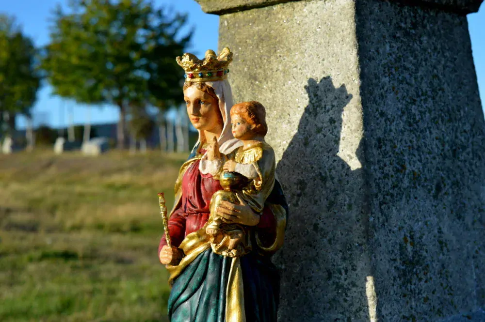 Soška Panna Marie - Královna nebes modrý plášť 52 cm