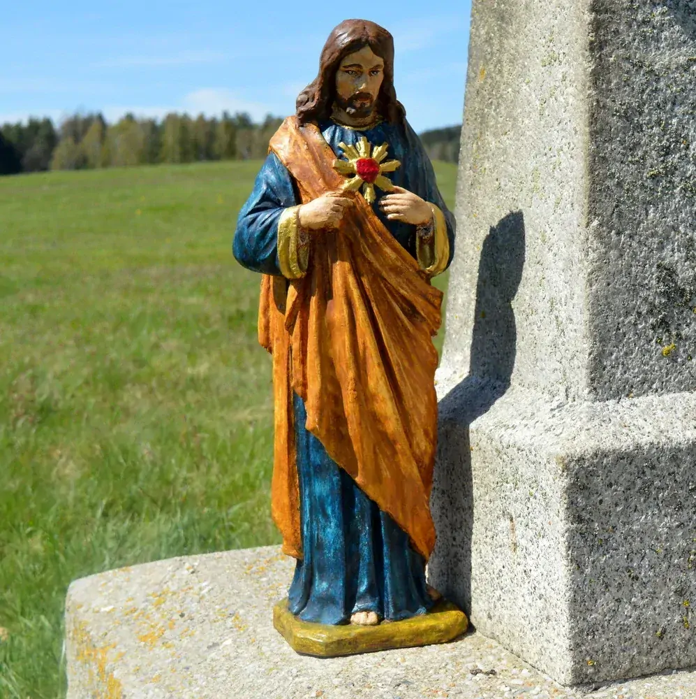 Ježíš s plamenem v srdci 48 cm