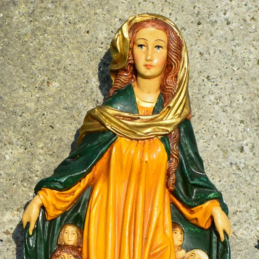 Panna Marie Ochranitelka - závěsná plastika 36 cm