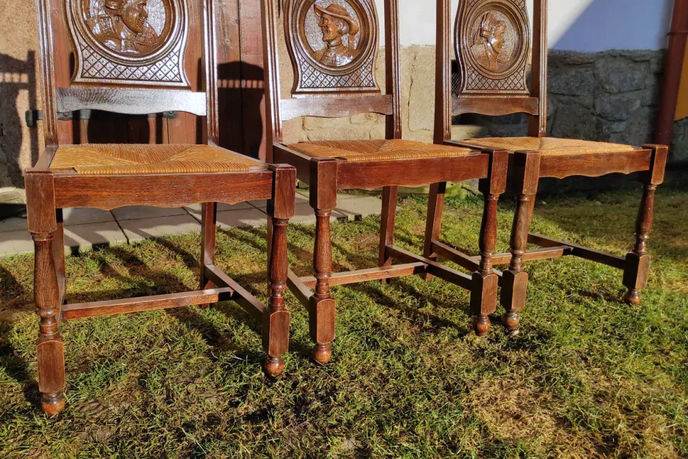 Starožitné židle 6ks s řezbou portrétů 