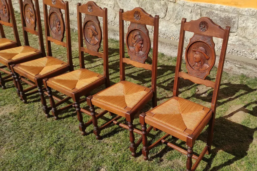 Soubor 6-ti ks dubových židlí - portréty