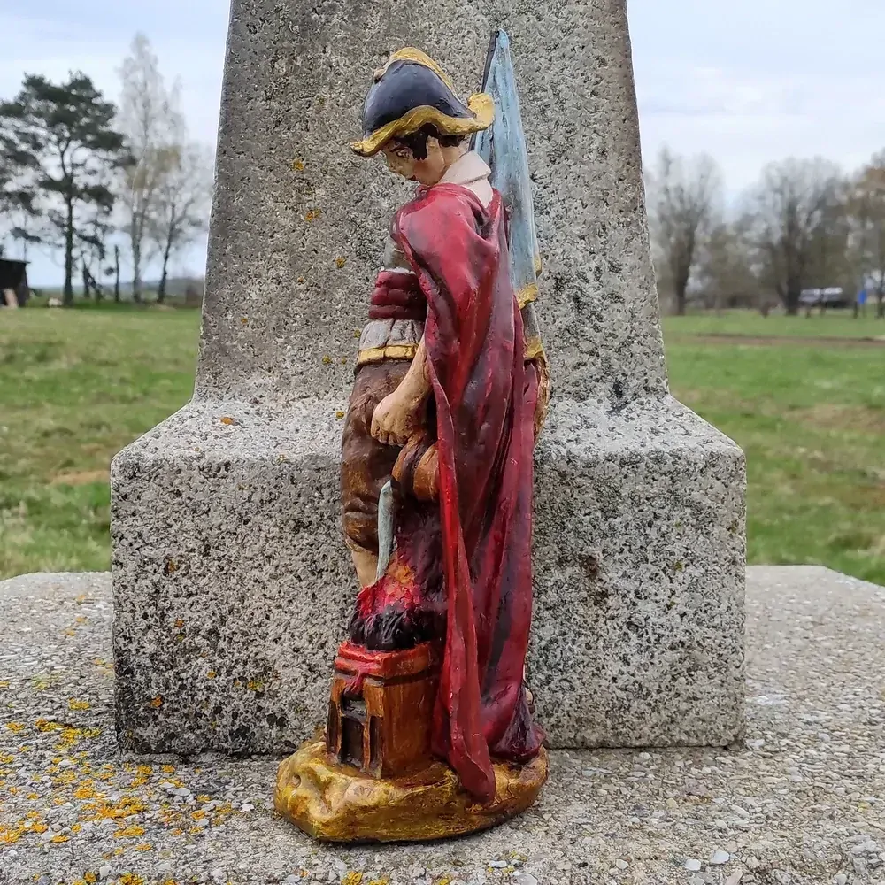 Soška Svatý Florián s ochraným štítem - 40 cm