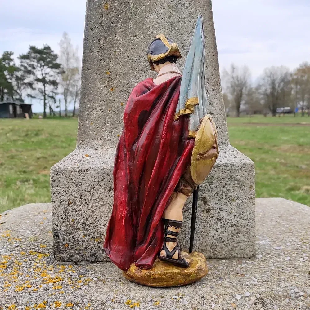 Soška Svatý Florián s ochraným štítem - 40 cm