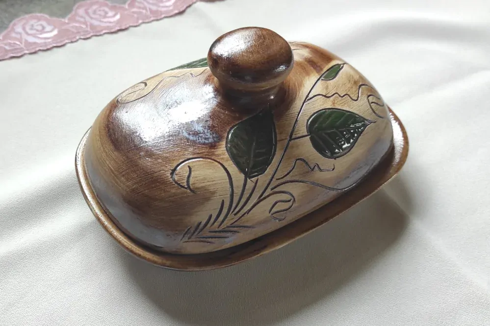 Máslenka - dóza na máslo - lístečky