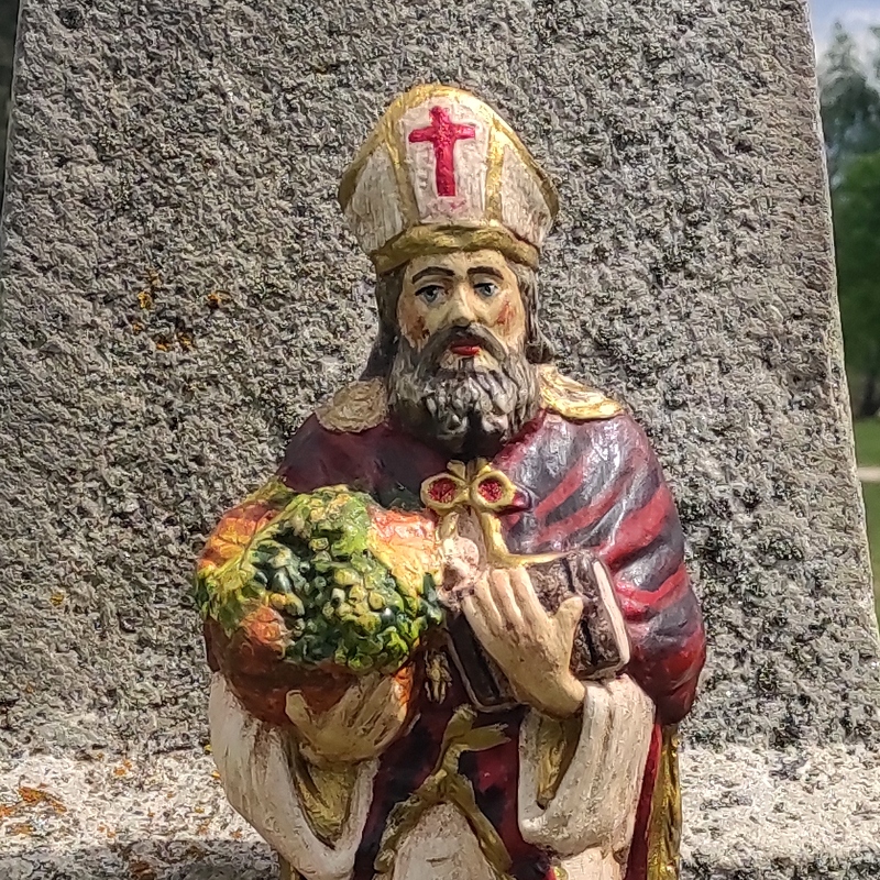 Soška Svatý Urban - patron vinařů a bednářů - červený 37 cm