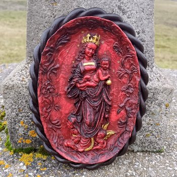 Reliéf Panna Marie s Jezulátkem, červená - výška 32 cm