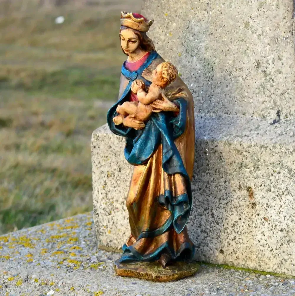 Soška Černá Madona a Jezule - výška 33 cm zlatý plášť