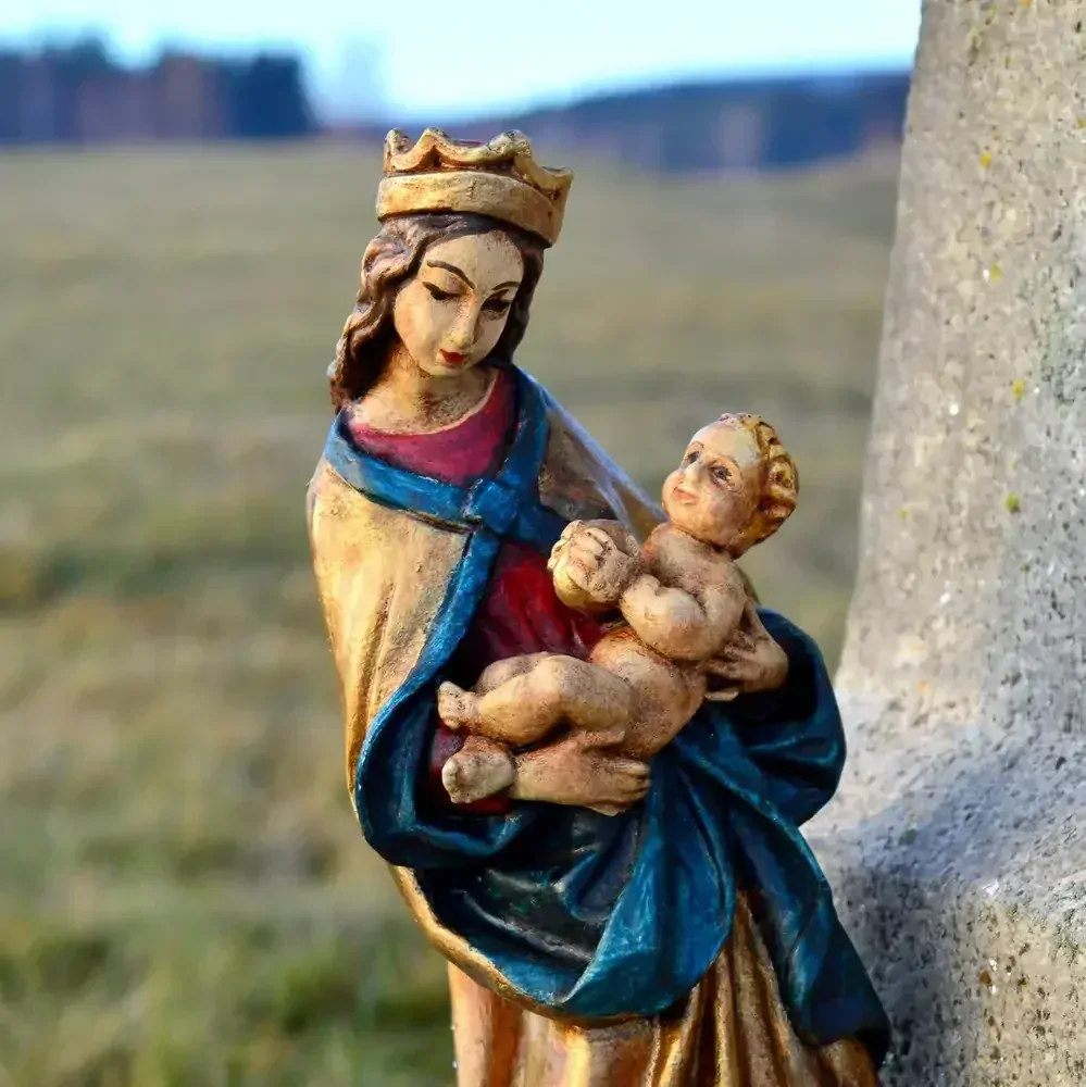 Soška Černá Madona a Jezule - výška 33 cm zlatý plášť
