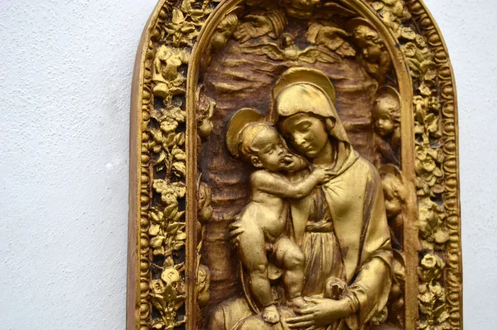 Reliéf panna Marie s Jezuletem a 10 Cherubínů, zlatá s výřezem, výška - 27 cm