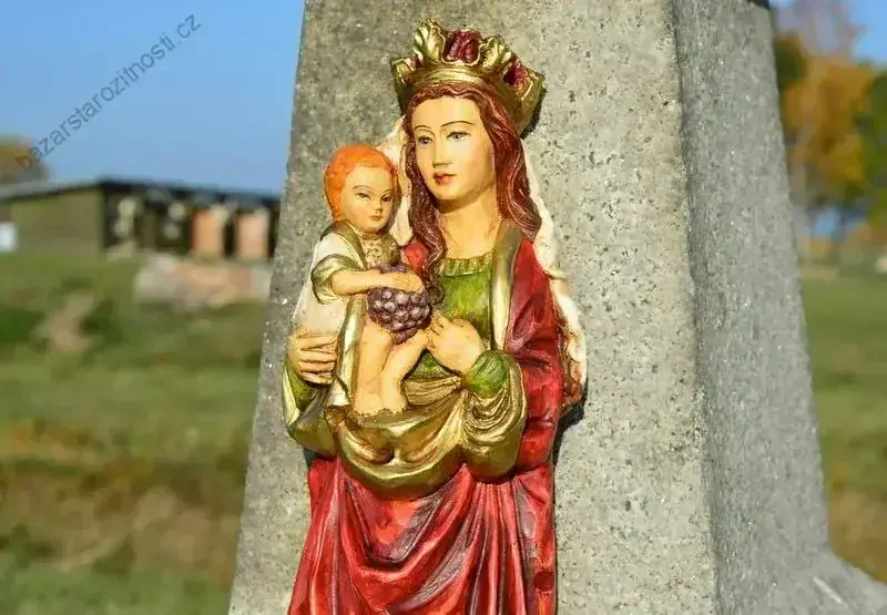 Soška Madona - závěsná plastika (zelenočervená)  50 cm