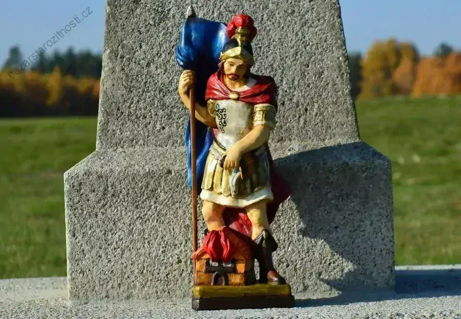 Soška Svatý Florián - 35 cm - stříbrné brnění