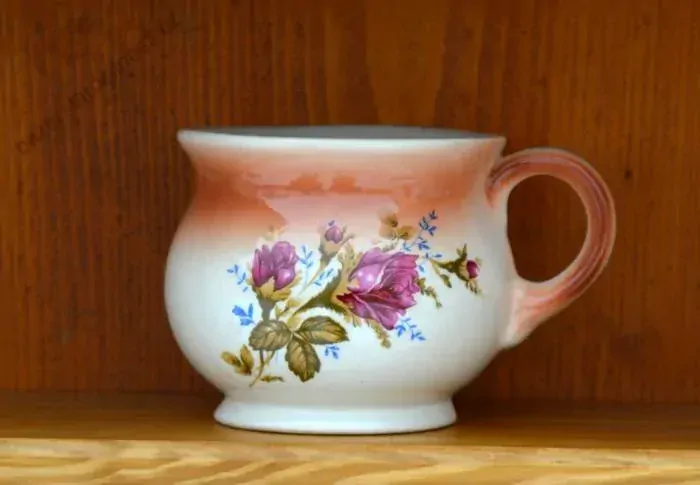 Dřevěná police malá s kořenky - motiv červená růže