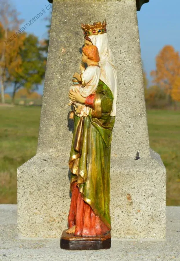 Soška Panna Marie - Královna nebes - světle zelený plášť 52 cm