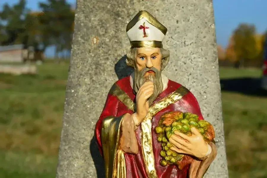 Soška Svatý Urban - patron vinařů a bednářů - 47 cm