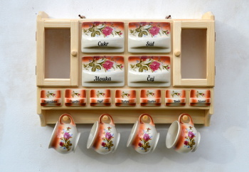 Police přírodní, kořenky červená růže